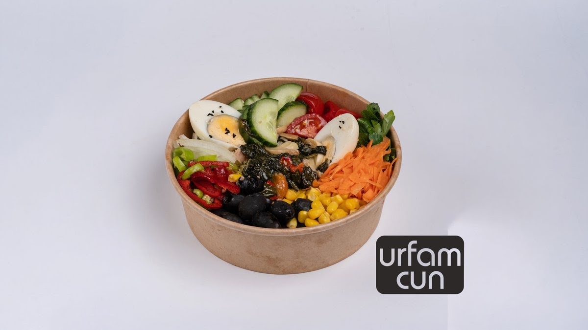 Frische Salatbowl zum Mitnehmen